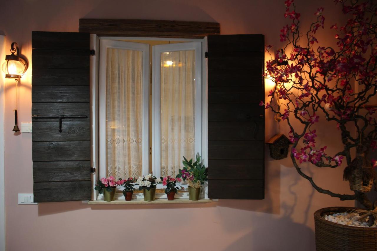 Appartamento Balcone Fiorito Fonzolo Exterior foto